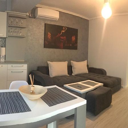 Arthemis Apartment Mamaia Luaran gambar
