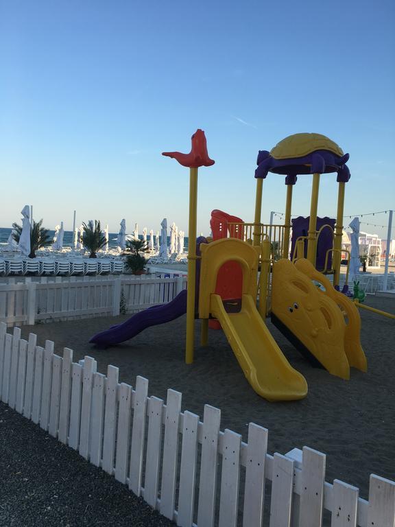 Arthemis Apartment Mamaia Luaran gambar